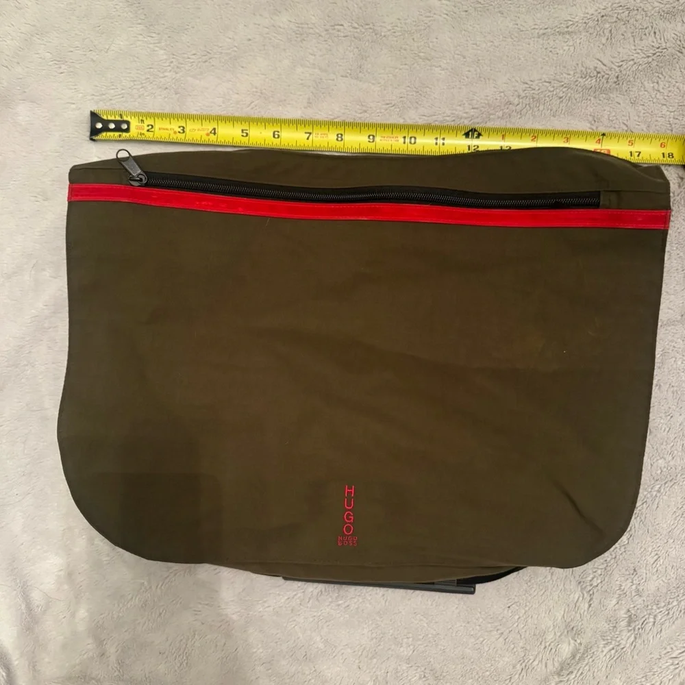 HUGO BOSS Nylon Unisex Messenger Bag Olive Green Red Zip Flap‎ Shoulder Strap